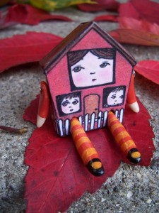 Teeny Tiny Mama House and her children Miniature Doll Pin